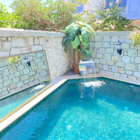 Lalasa Alaçatı Hotel *
